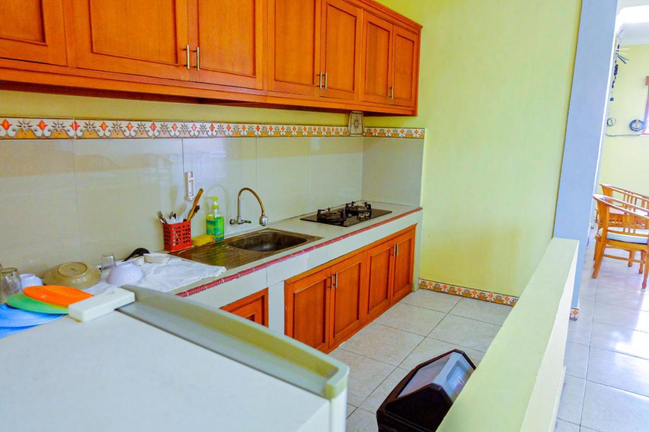Adi Homestay Canggu Exteriör bild
