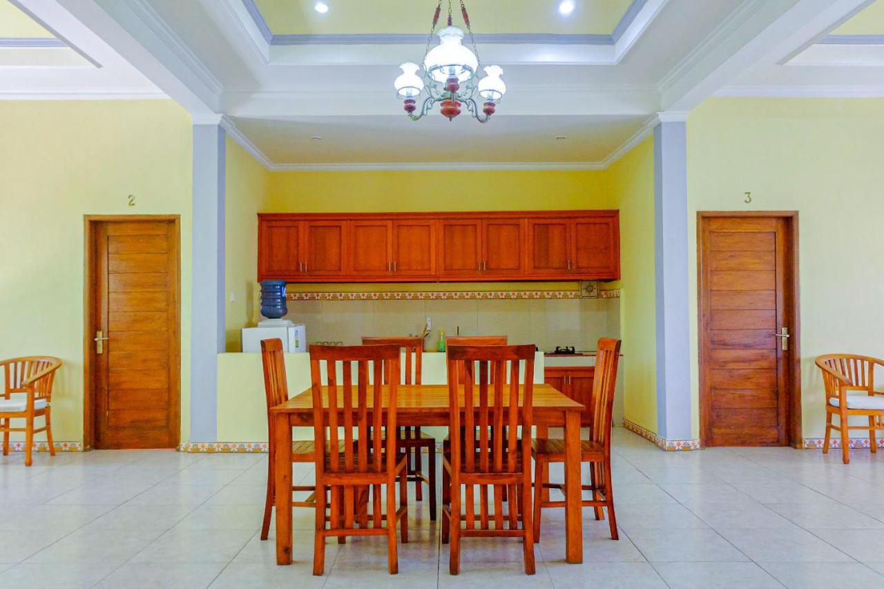 Adi Homestay Canggu Exteriör bild